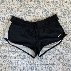 Vintage Nike Shorts 🤍🖤🤍